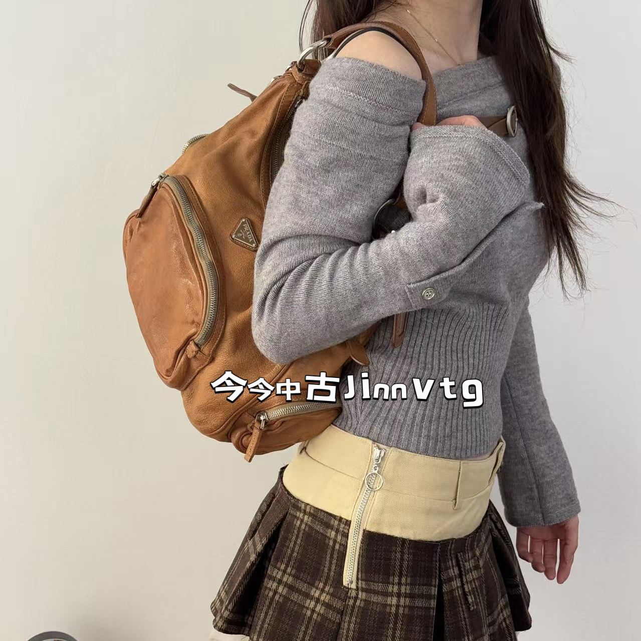 95新 Prada/普拉达 褶皱机车hobo 单肩包6