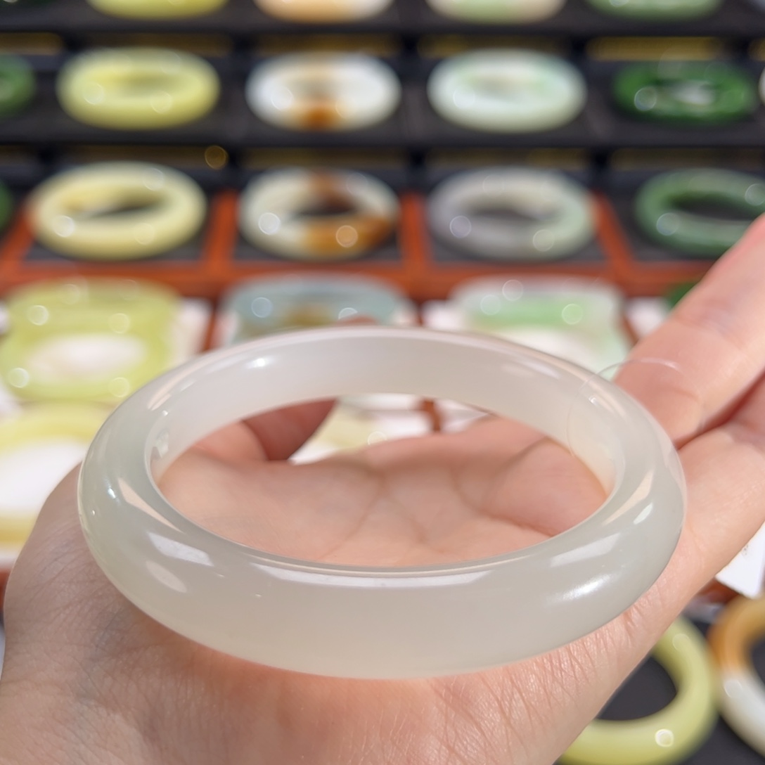 和田玉（白玉）手镯未镶嵌桂花荔枝白