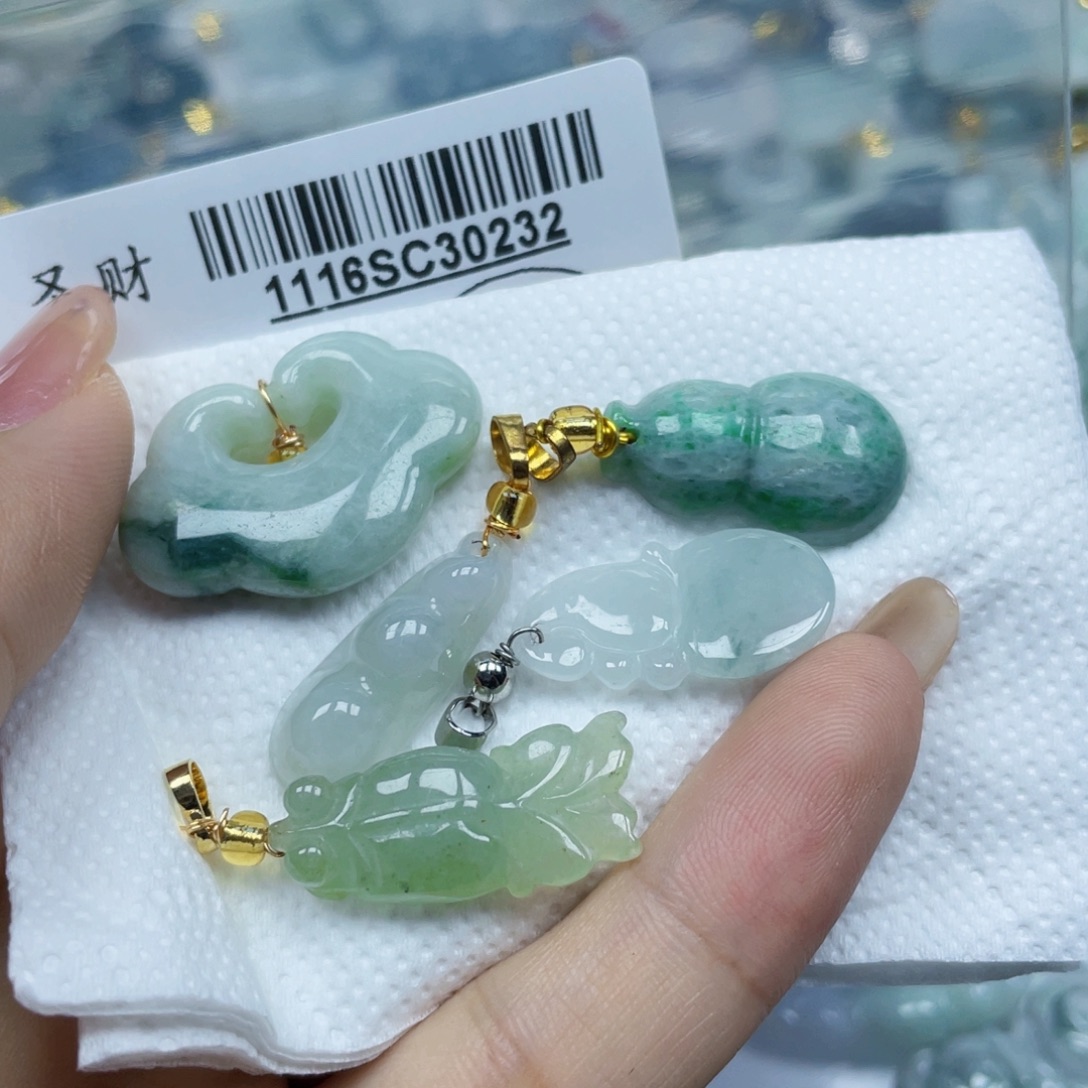 翡翠未镶嵌吊坠(不含链)