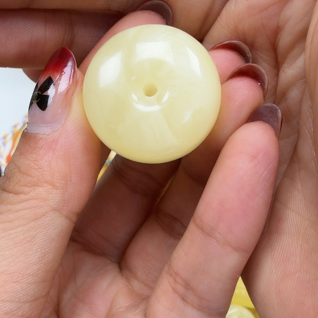 琥珀未镶嵌裸石你好