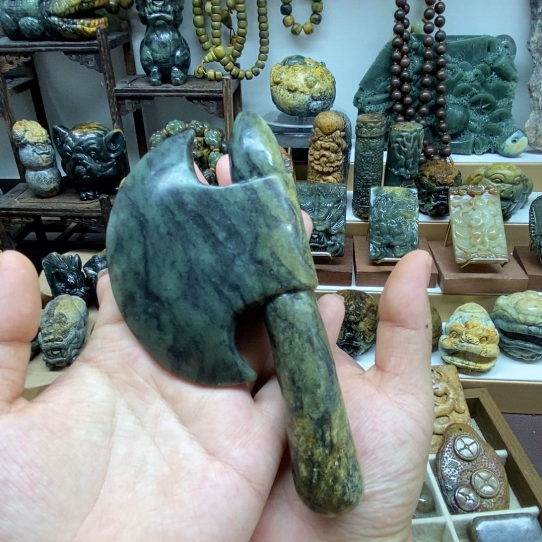 未镶嵌岫岩河磨玉（透闪石质玉）把件玉**阳