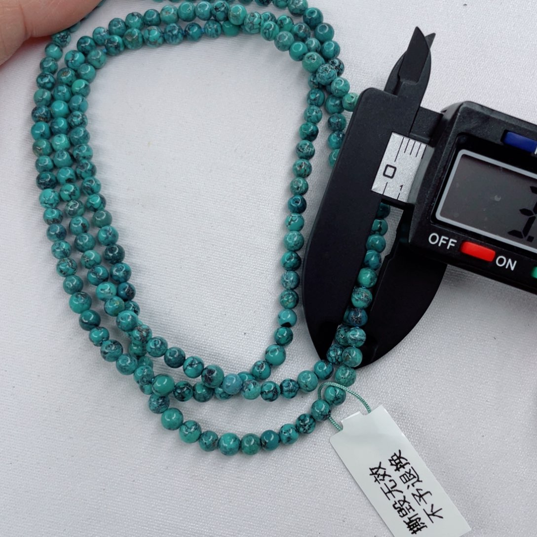 绿松石颈饰未镶嵌