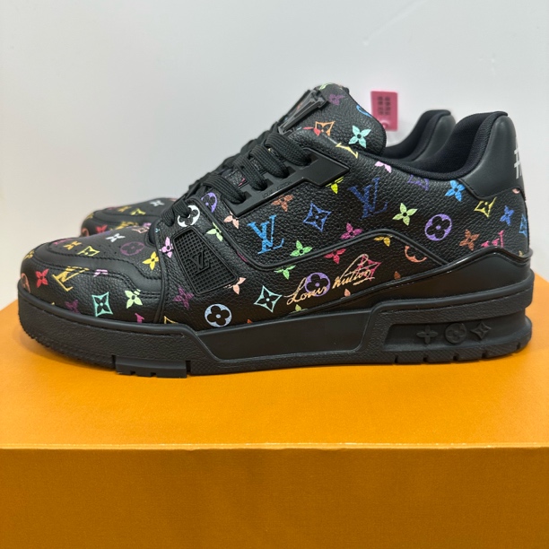 99新 LouisVuitton/路易威登 41码 trainer 黑三彩 低帮板鞋