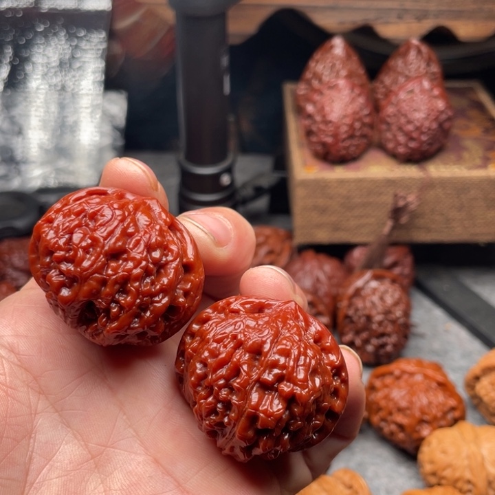 H***.文玩核桃把件帝王狮子40