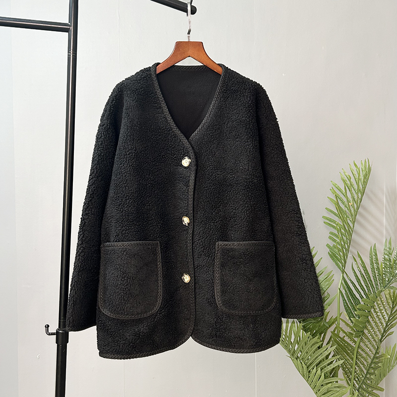 1羊羔毛经典纯色简约大方保暖加绒秋冬宽松休闲外搭显瘦外套6010