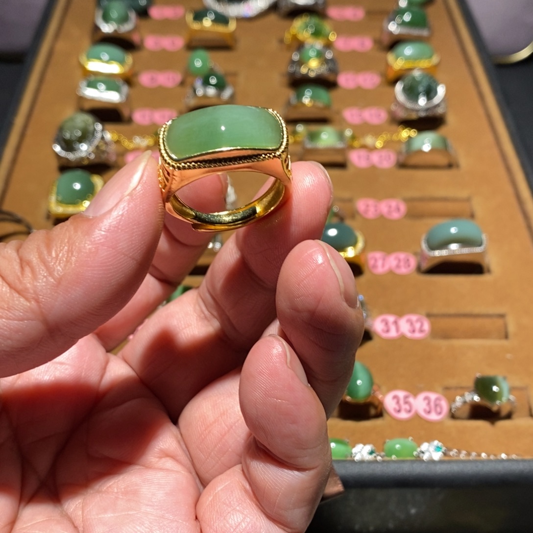 和田玉未镶嵌戒指