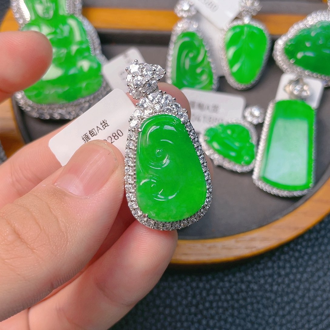 【闪购商品】翡翠银S925镶嵌吊坠(不含链)