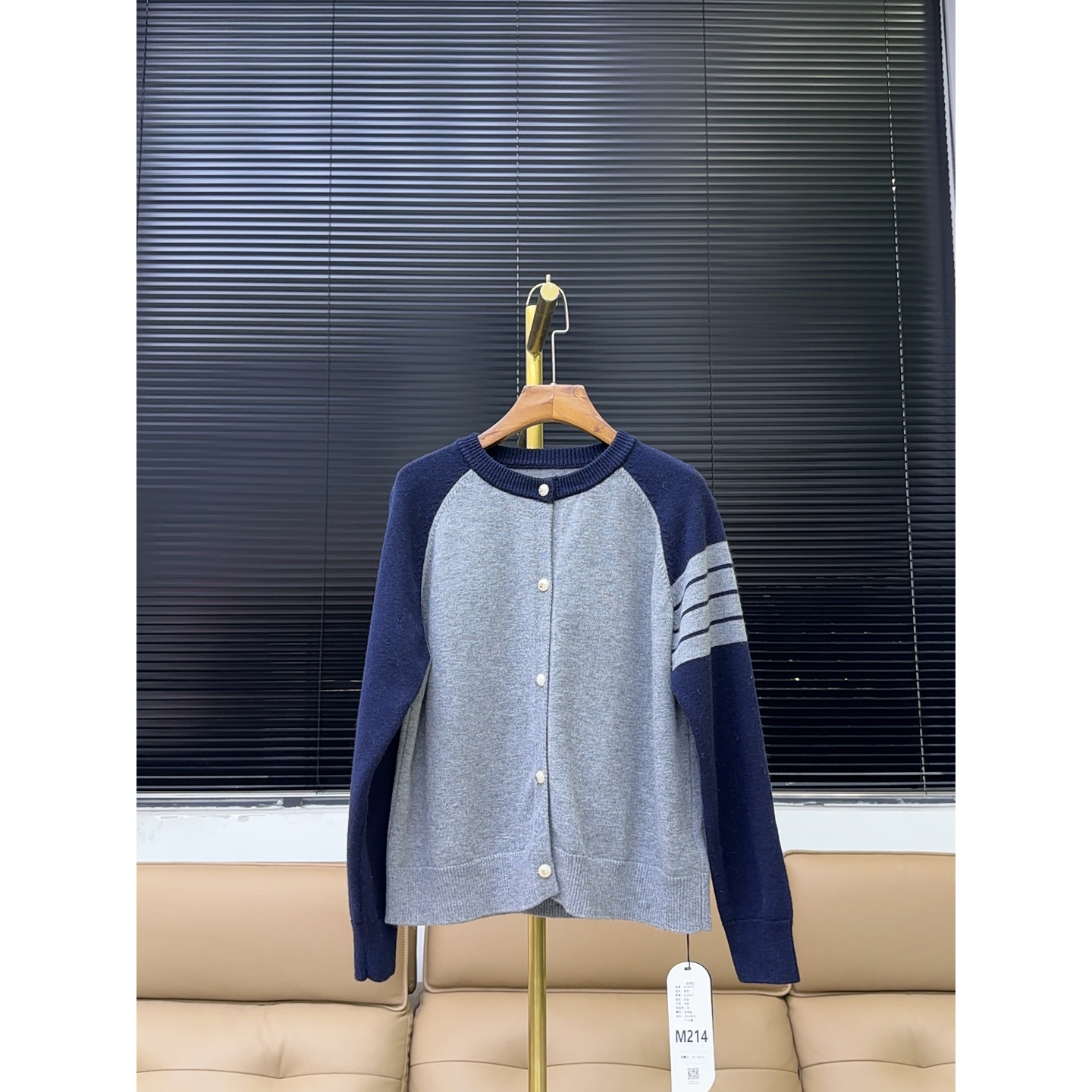 品牌原单MC&ME柔软软糯重磅克重羊毛开衫毛衣—灰色—M214