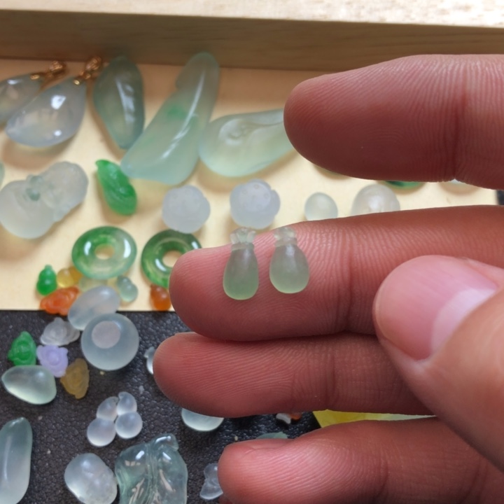 定制翡翠未镶嵌挂件