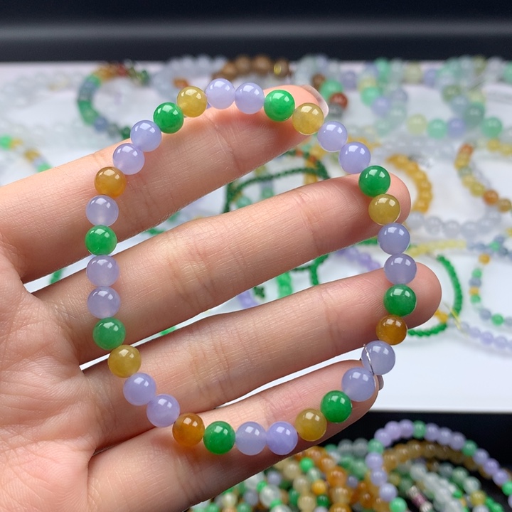翡翠手镯未镶嵌卡