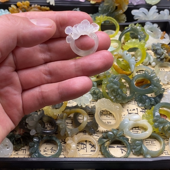 蛇纹石玉合金颈饰