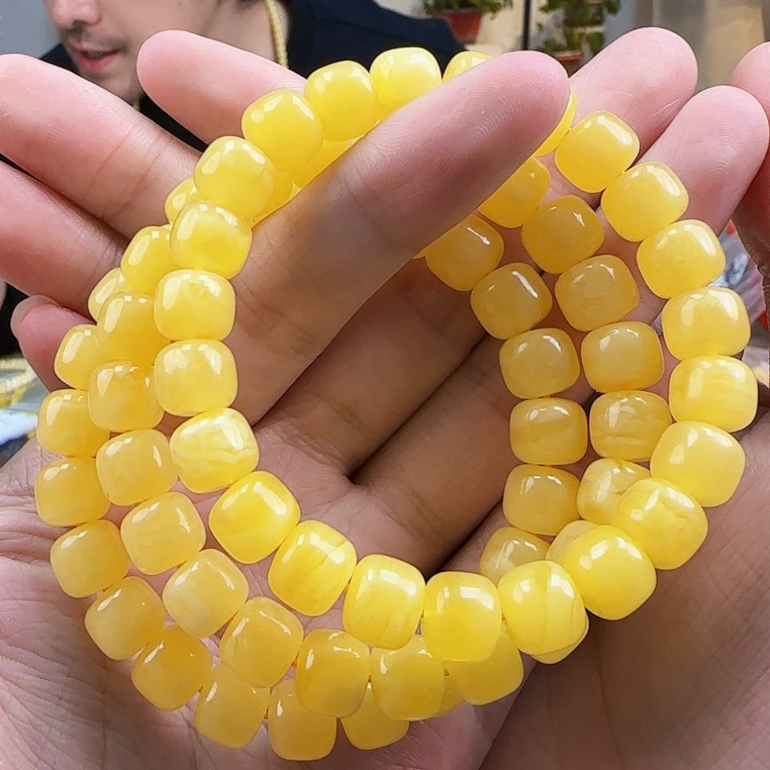 蜜蜡珠宝奇石未镶嵌多样性发其一