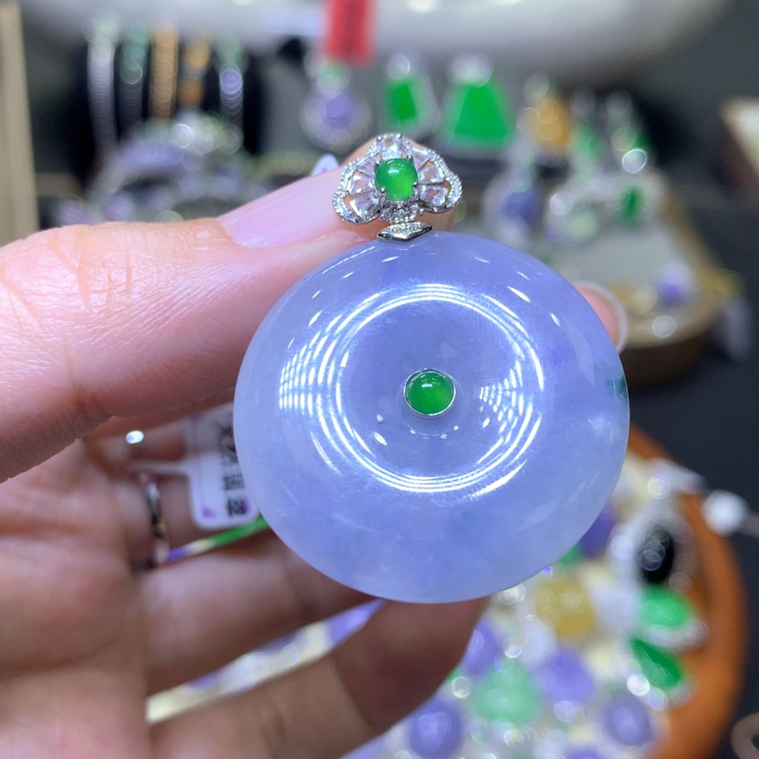 【闪购商品】翡翠颈饰18K金镶嵌翡翠吊坠项链