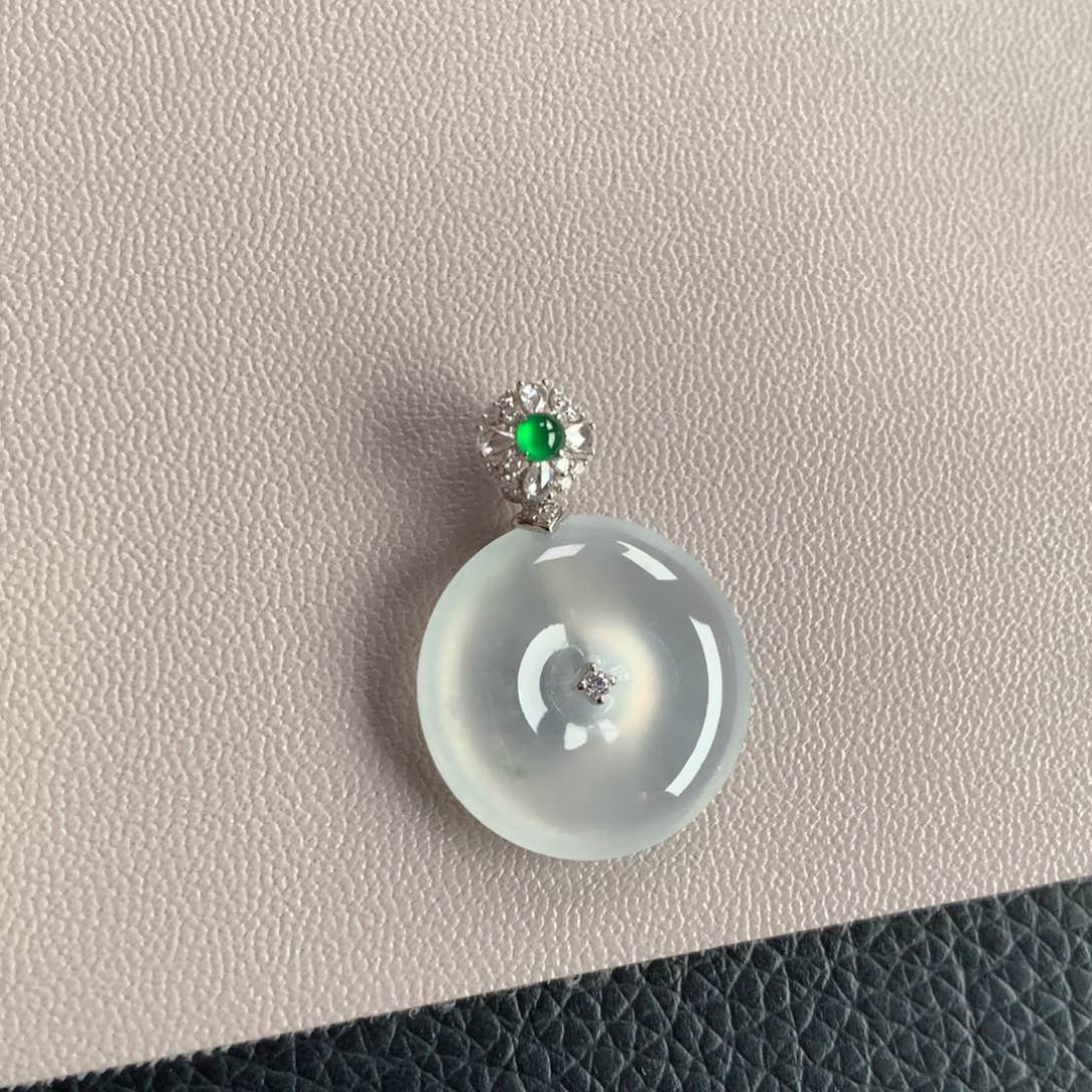 翡翠颈饰18K金镶嵌天然翡翠