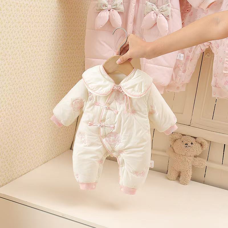 宝宝女幼儿冬季爬服冬装哈衣新生儿蝴蝶结保暖连体衣