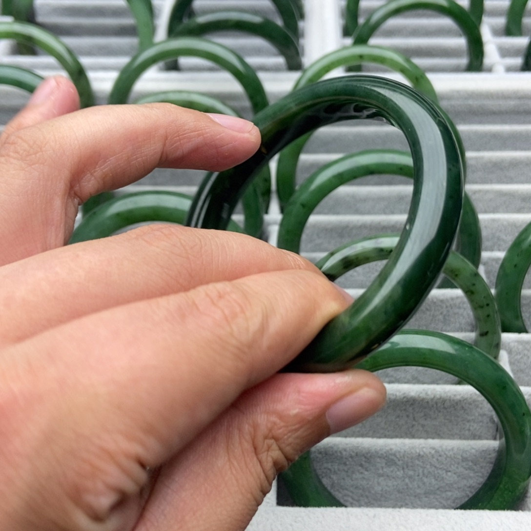 和田玉（碧玉）未镶嵌手镯38-58.8