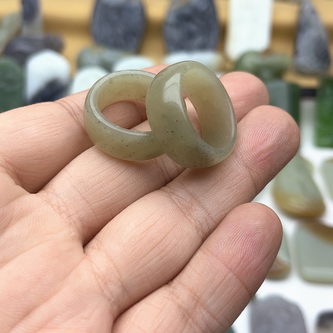 和田玉挂件未镶嵌两个打包微结构