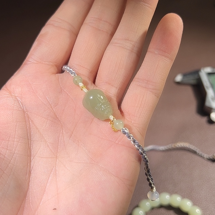 和田玉（糖玉）未镶嵌笔搁多样性