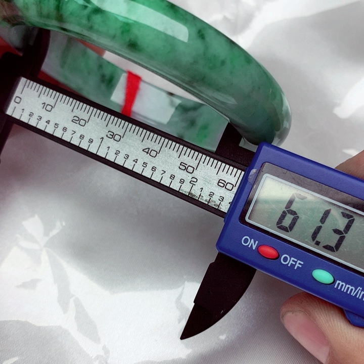 翡翠手镯未镶嵌a货