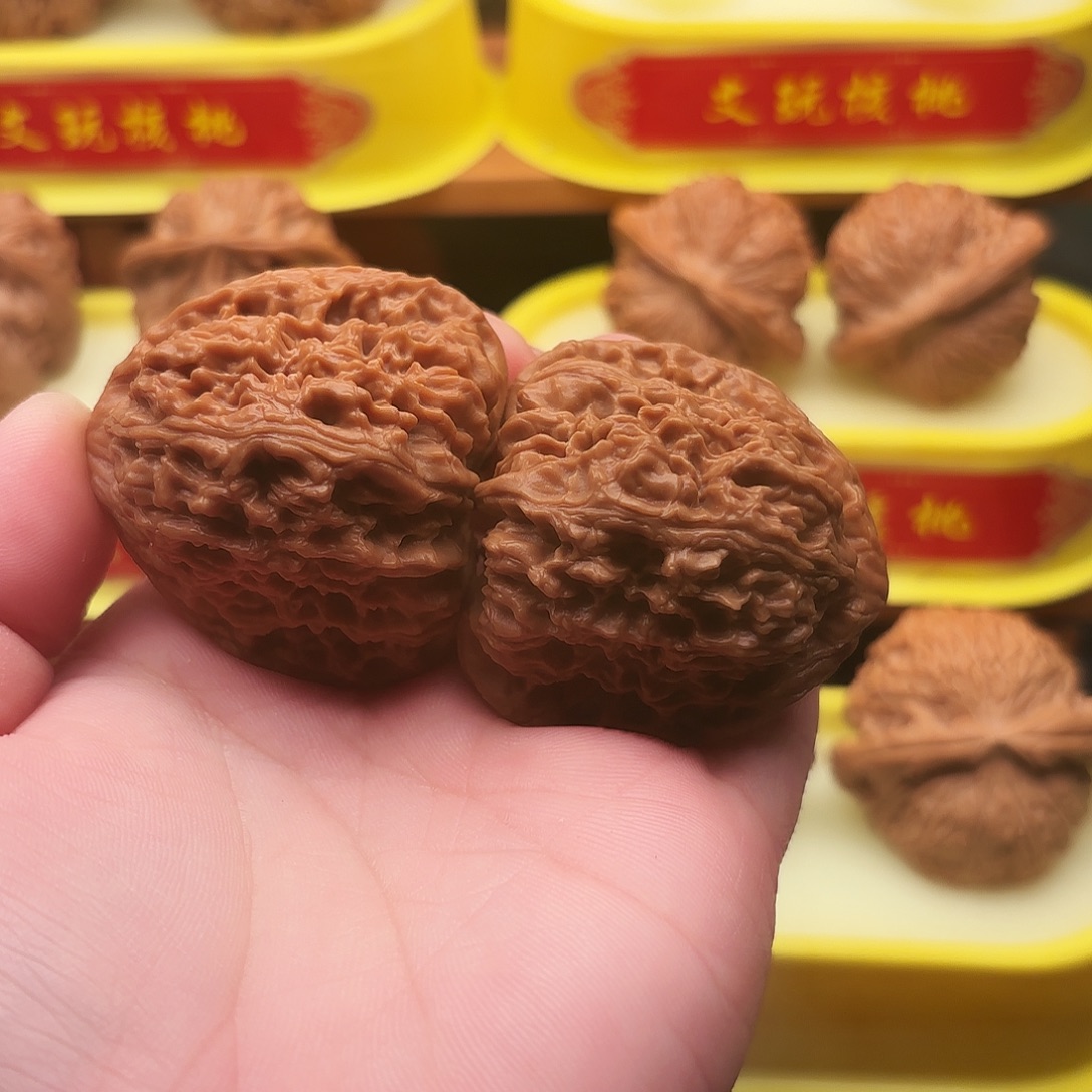文玩核桃吊坠三角疆