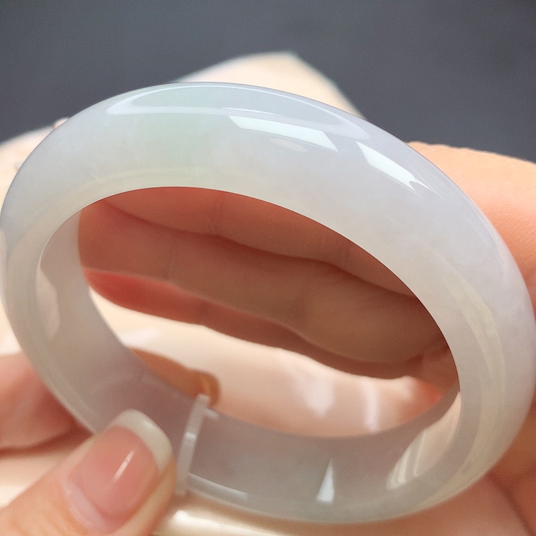 翡翠手镯未镶嵌10n n n n n n n n n