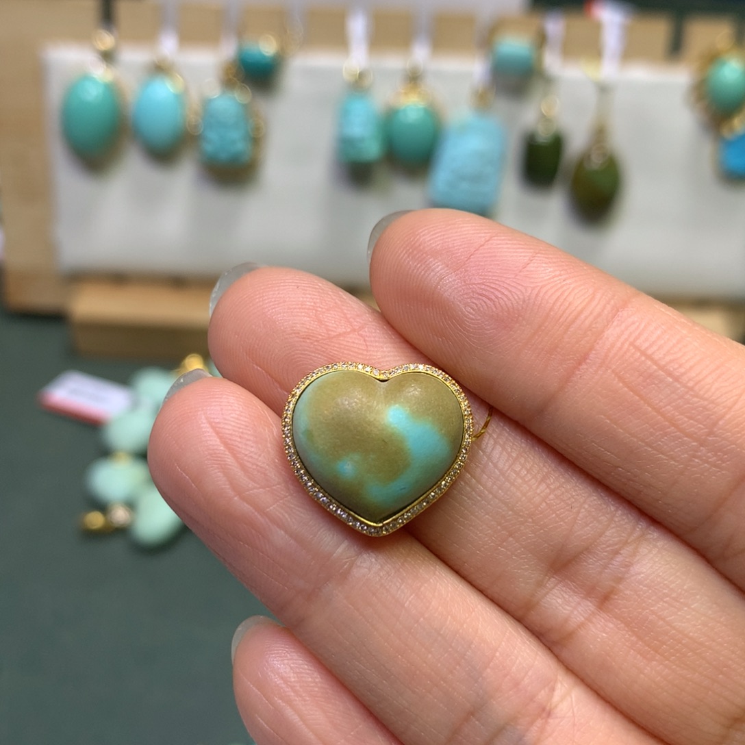 绿松石吊坠18K金镶嵌