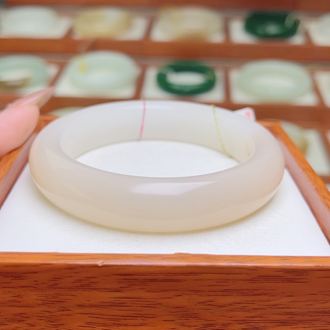 和田玉手镯未镶嵌58.6