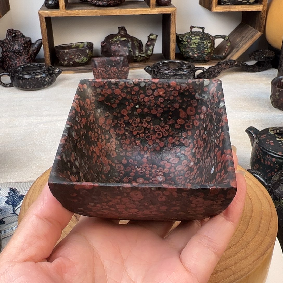 杨***士梅花玉四方杯精品