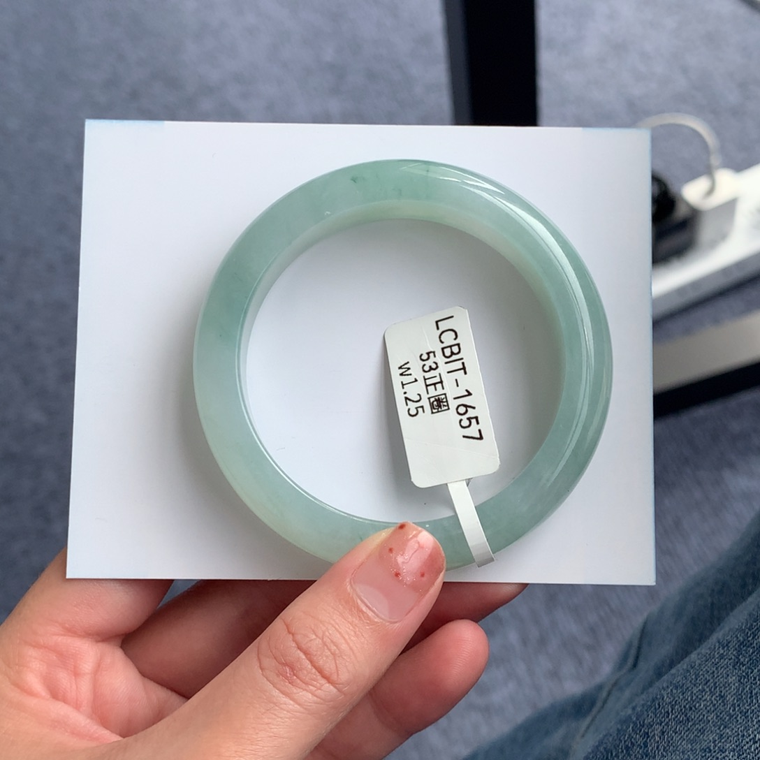 翡翠手镯未镶嵌手镯