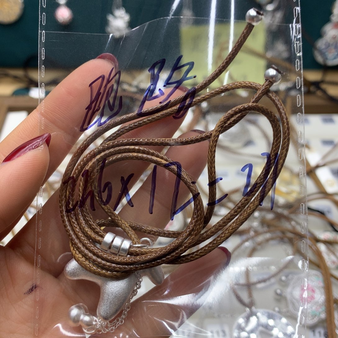 足银直播间选款银饰品