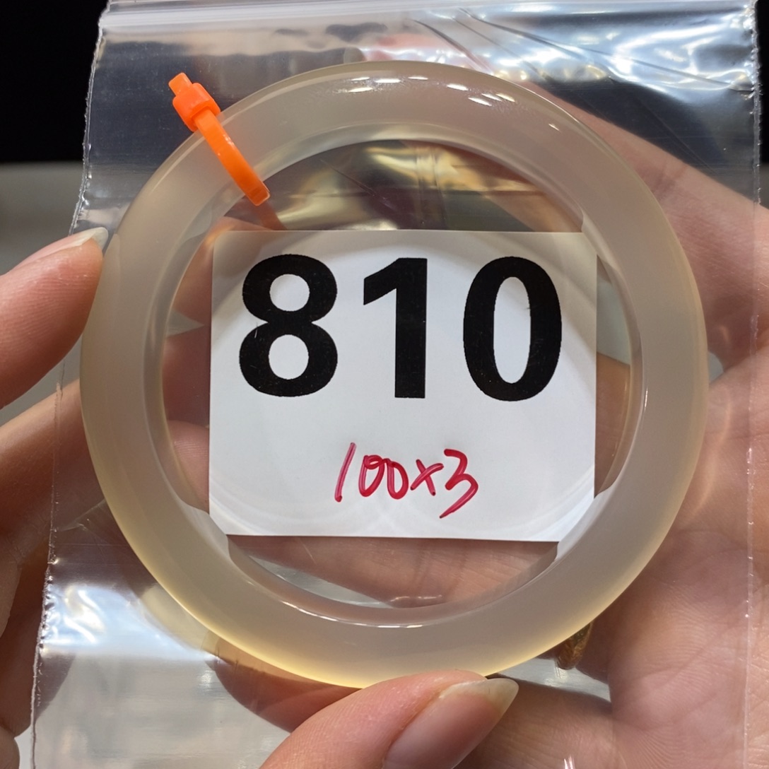 狐***i玛瑙/玉髓未镶嵌手镯