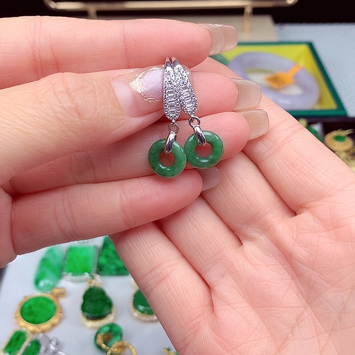 翡翠颈饰银S925镶嵌翡翠