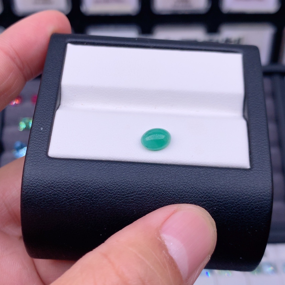 祖母绿裸石特价1.3克拉