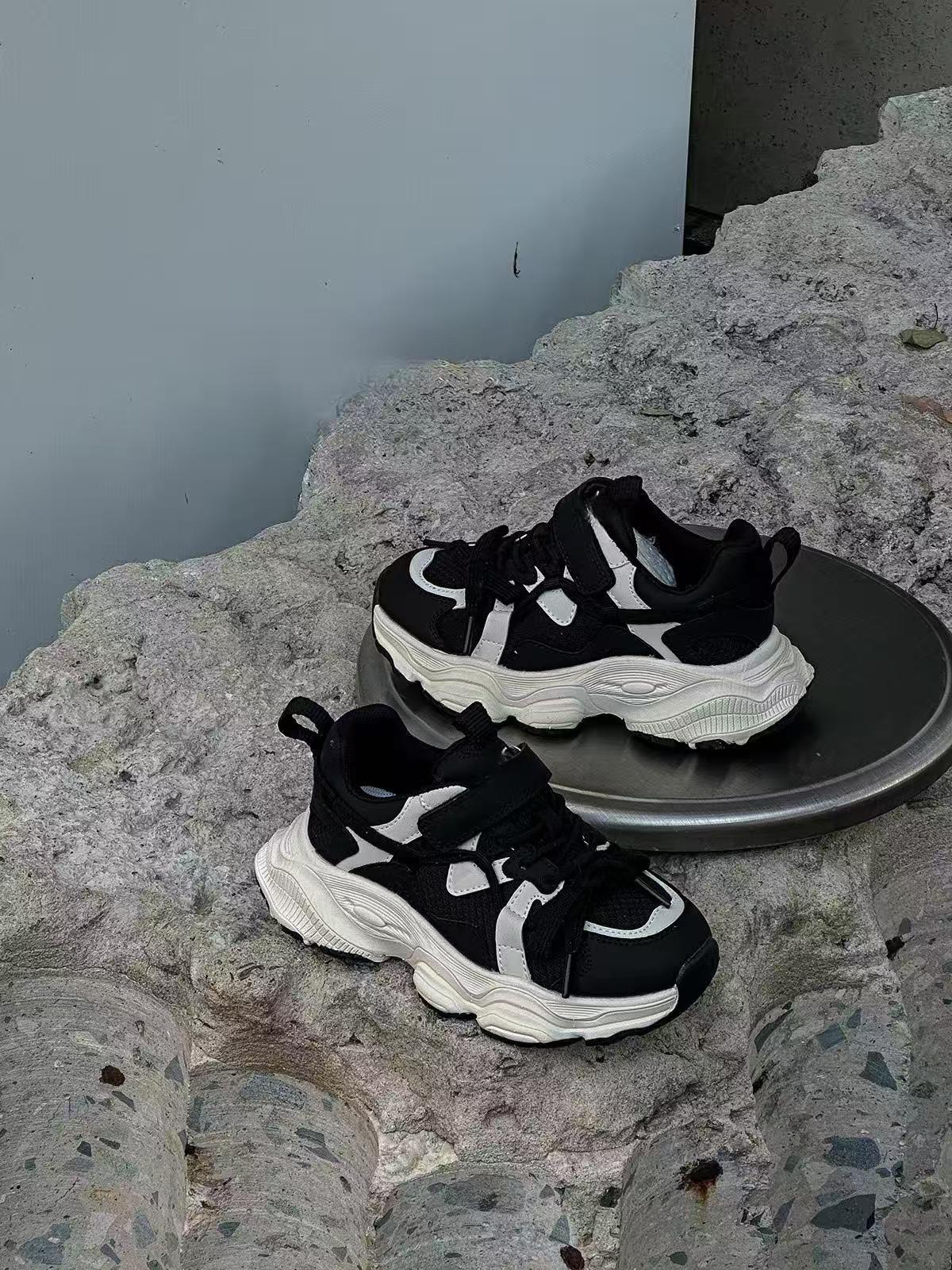 品牌童鞋，下单需备注编码