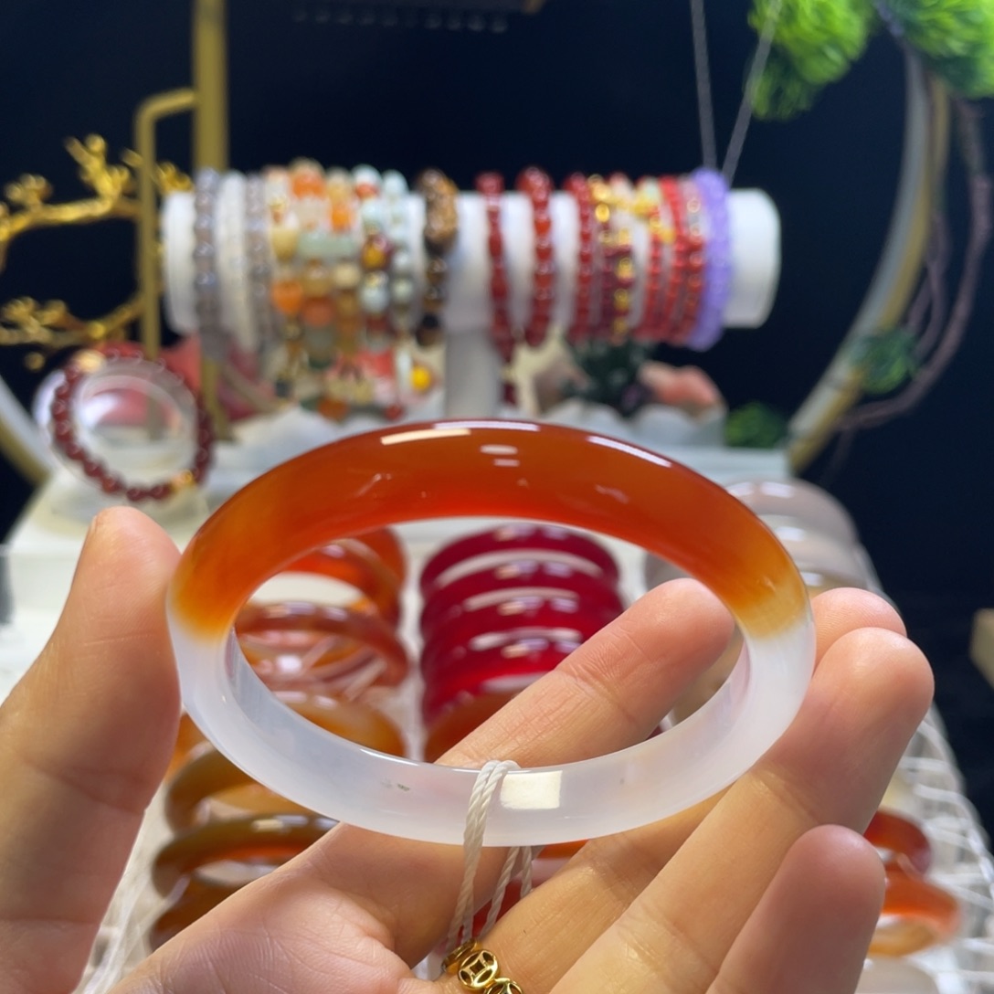 玛瑙/玉髓手镯未镶嵌