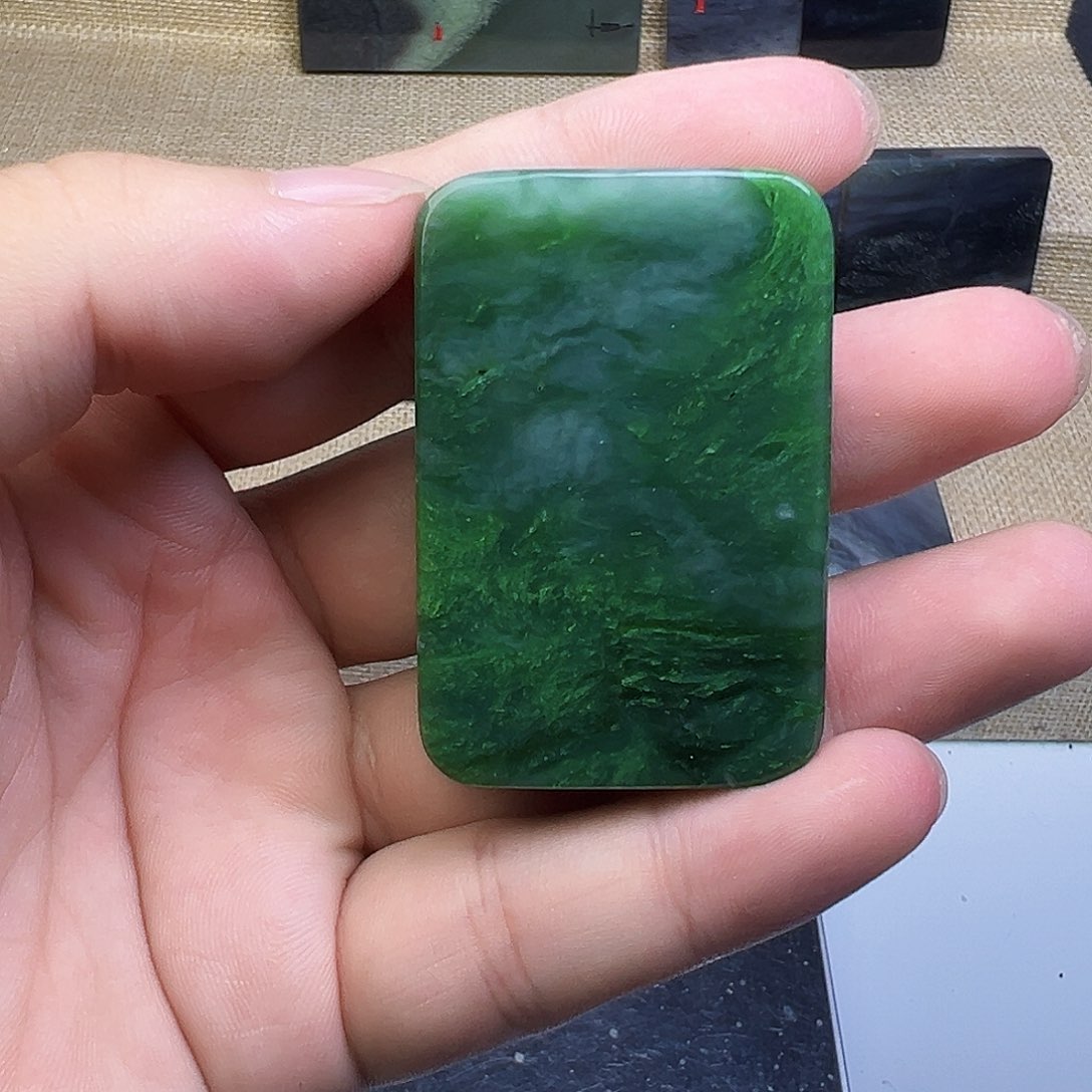未镶嵌和田玉（碧玉）珠宝半成品