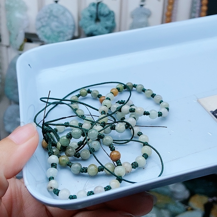 颈饰足铂镶嵌翡翠翡翠