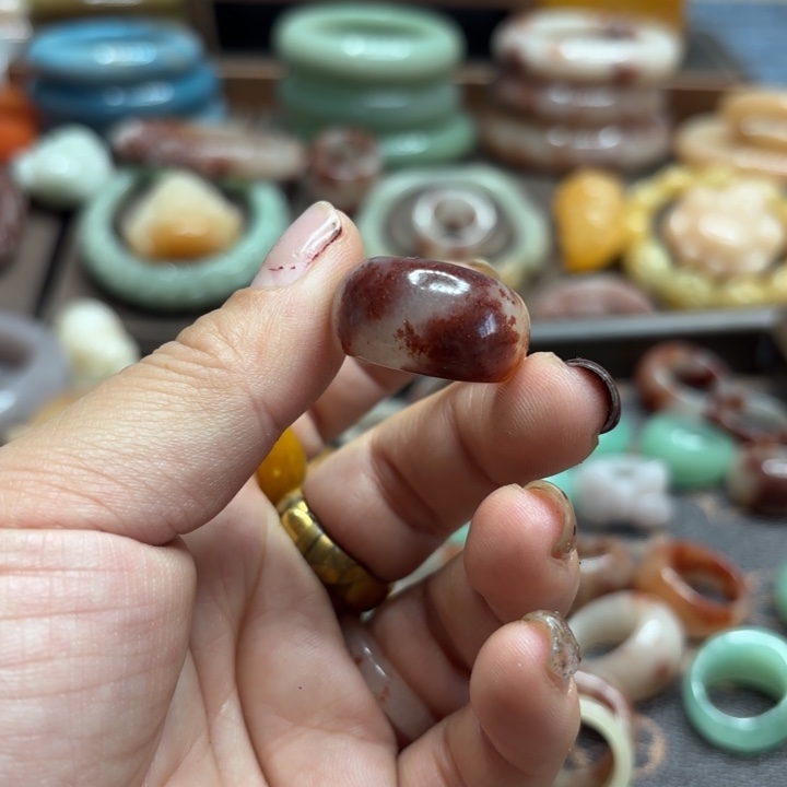 *****石英岩玉合金颈饰