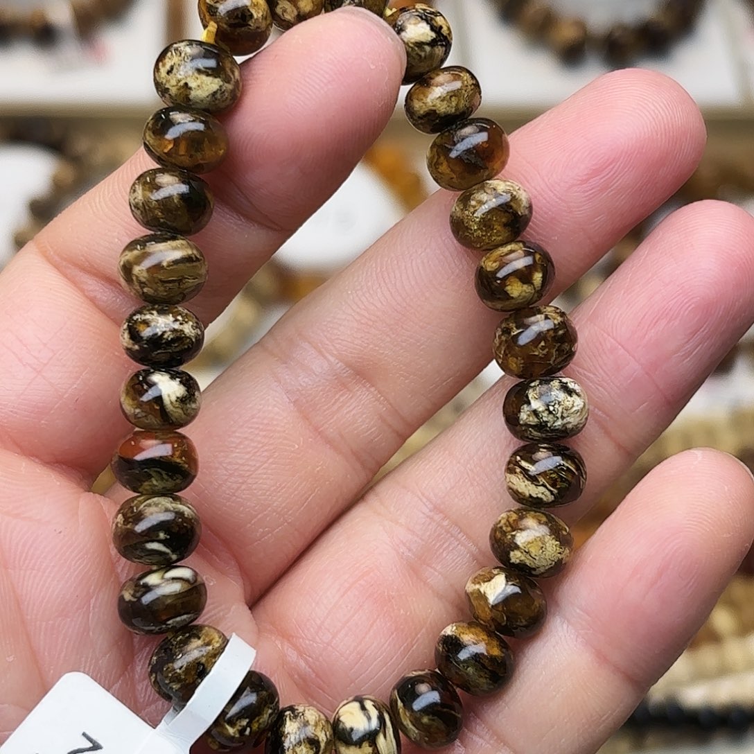 琥珀未镶嵌裸石八90802