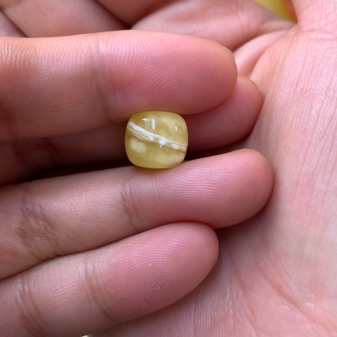 裸石蜜蜡未镶嵌微瑕蜜蜡