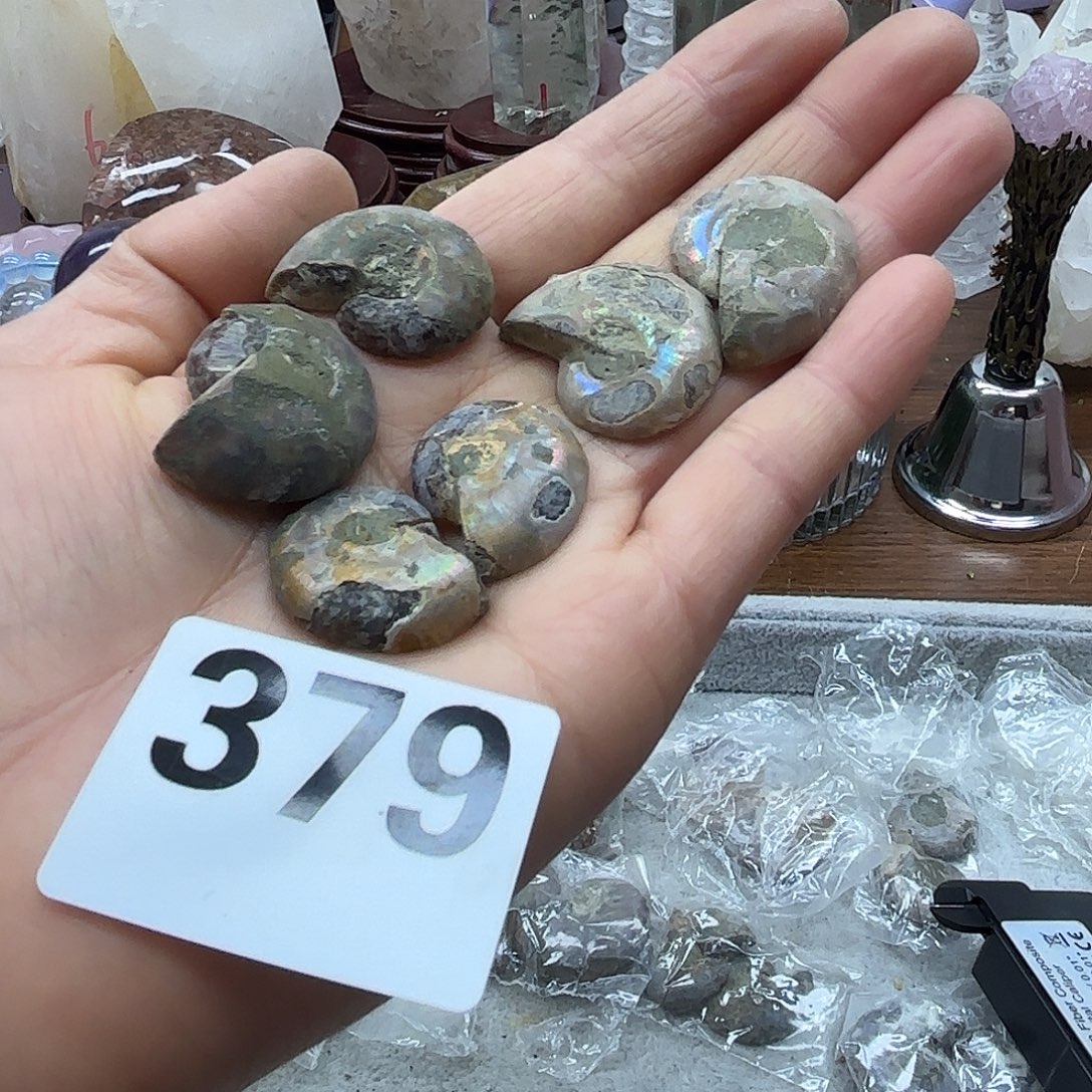 未镶嵌水晶大型摆件（非配饰）