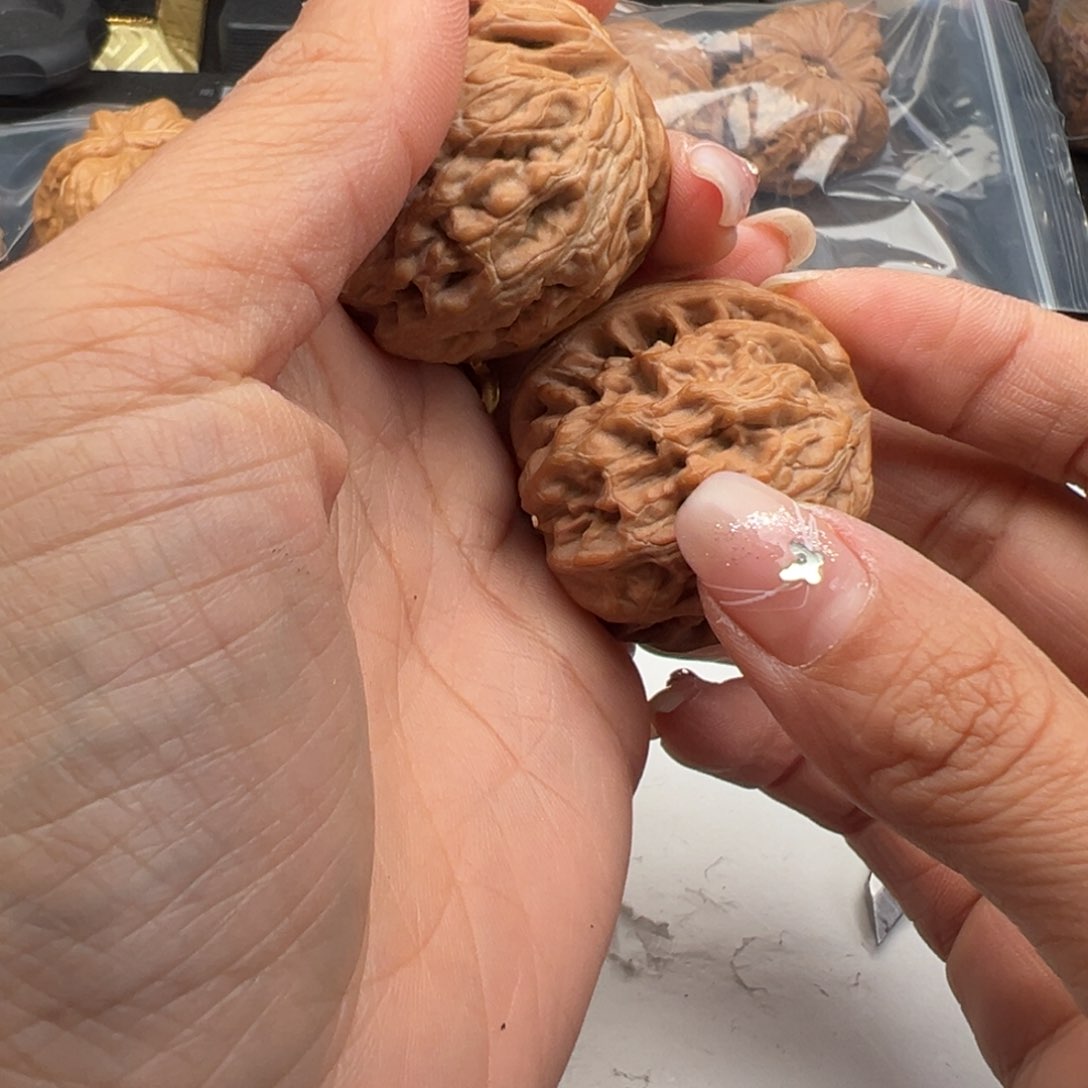 文玩核桃把件红锦鲤42