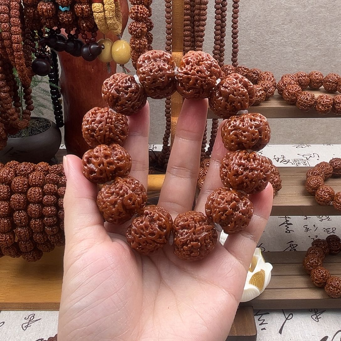戴***舞金刚菩提吊坠六瓣