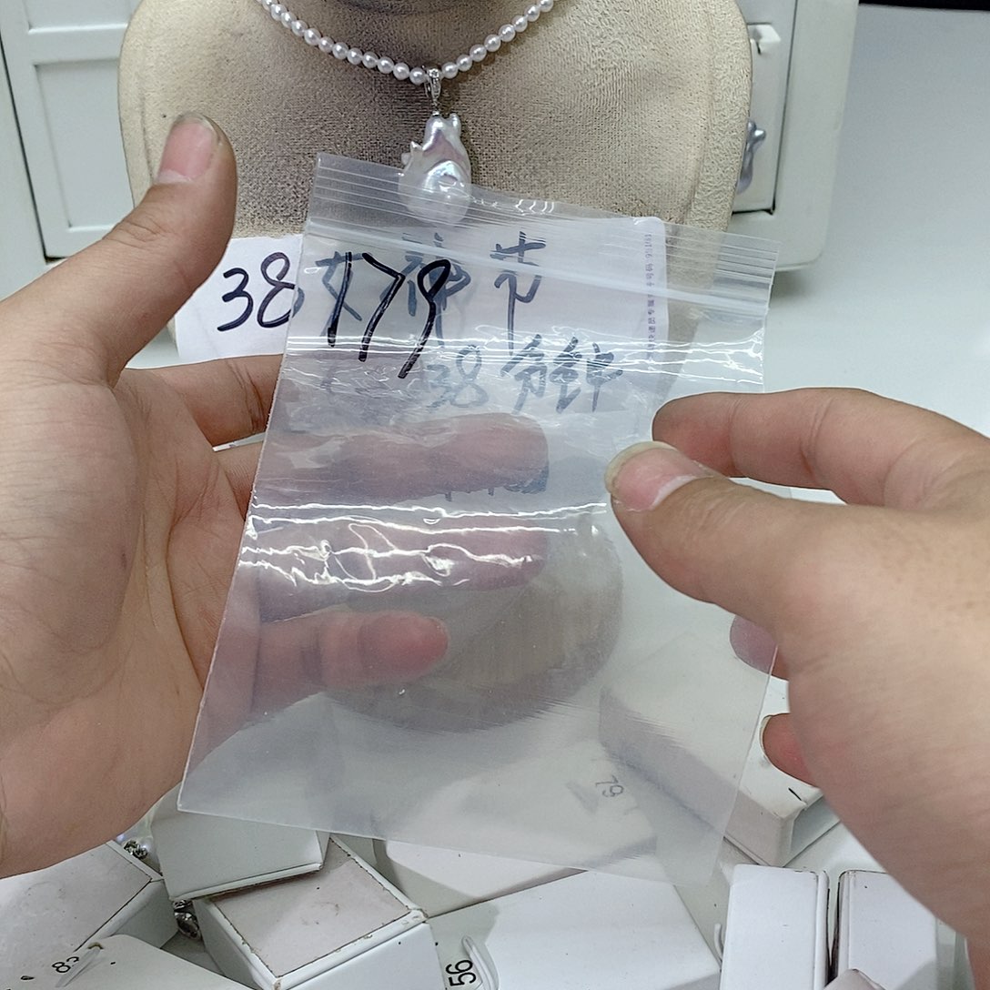 淡水珍珠颈饰合金