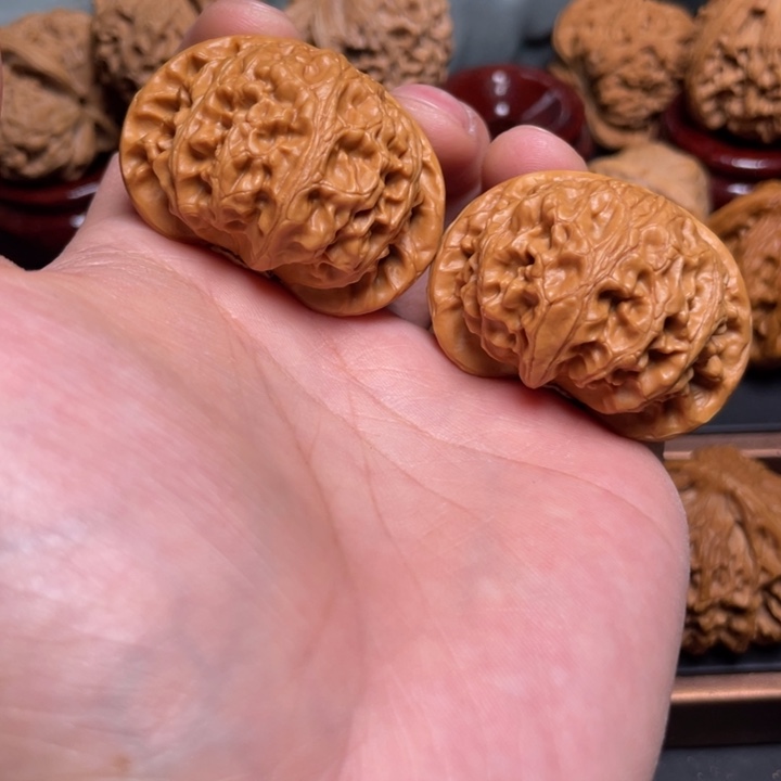 文玩核桃把件宫灯