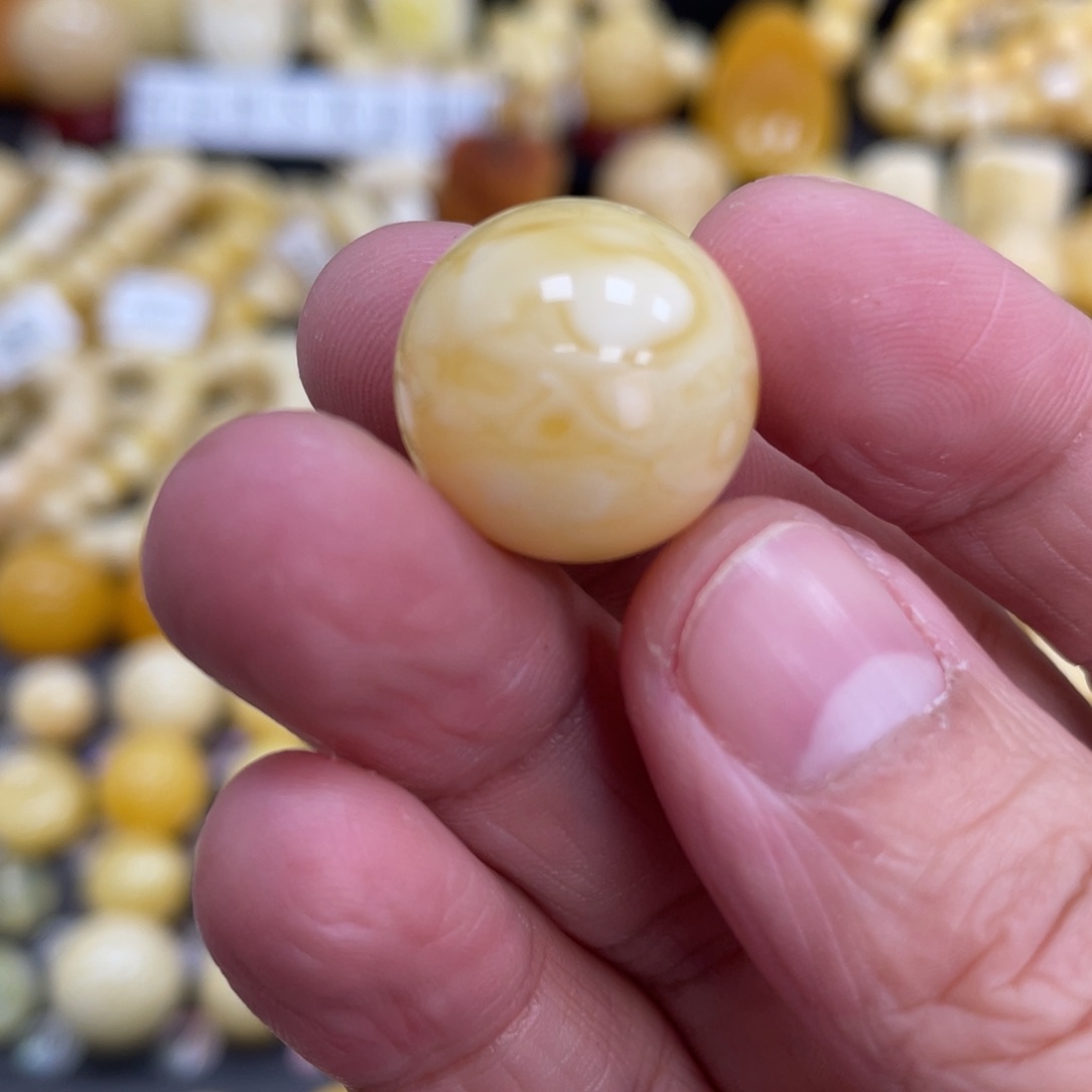 琥珀珠宝奇石未镶嵌17.7mm微瑕疵