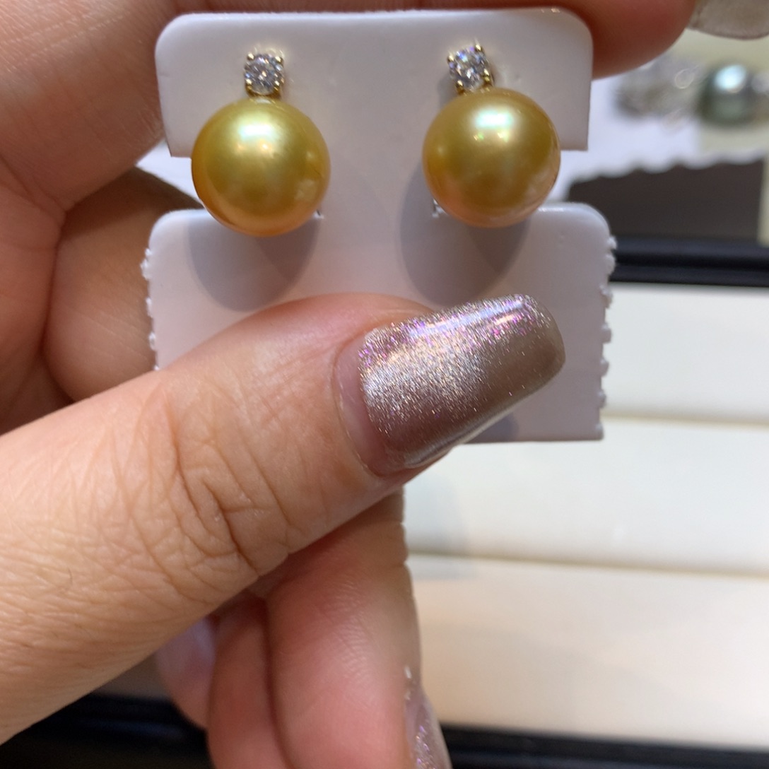 未镶嵌海水珍珠耳饰