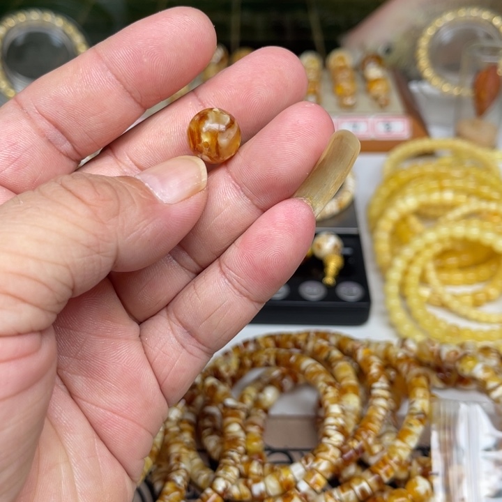 琥珀未镶嵌裸石05号