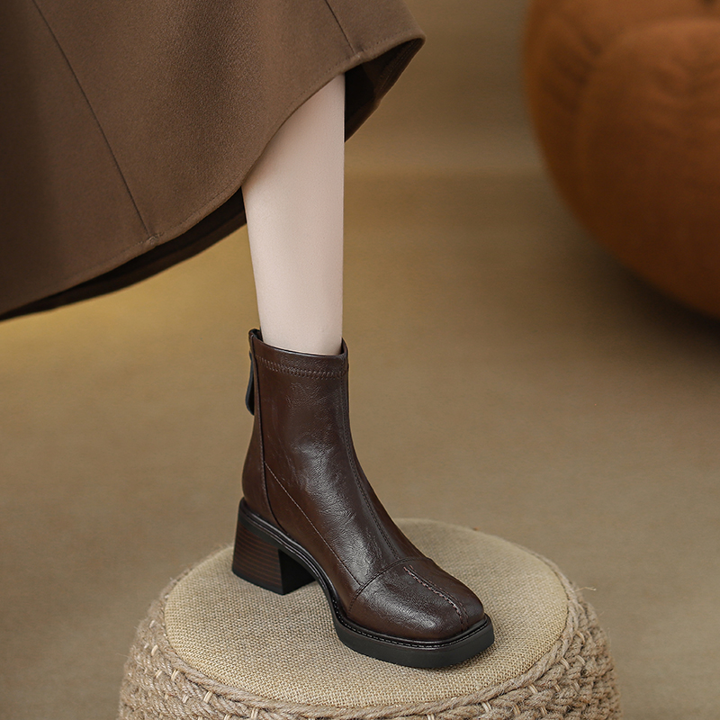 2025年新款炸街短靴女秋冬复古港风高跟粗跟美拉德靴子百搭瘦瘦靴