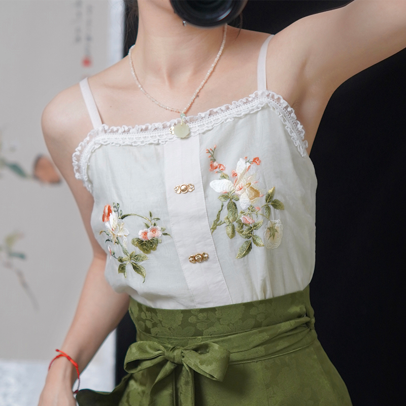 鹿鸣溪原创汉服绣花主腰吊带宋抹汉元素抹胸背心飞机袖开衫新中式